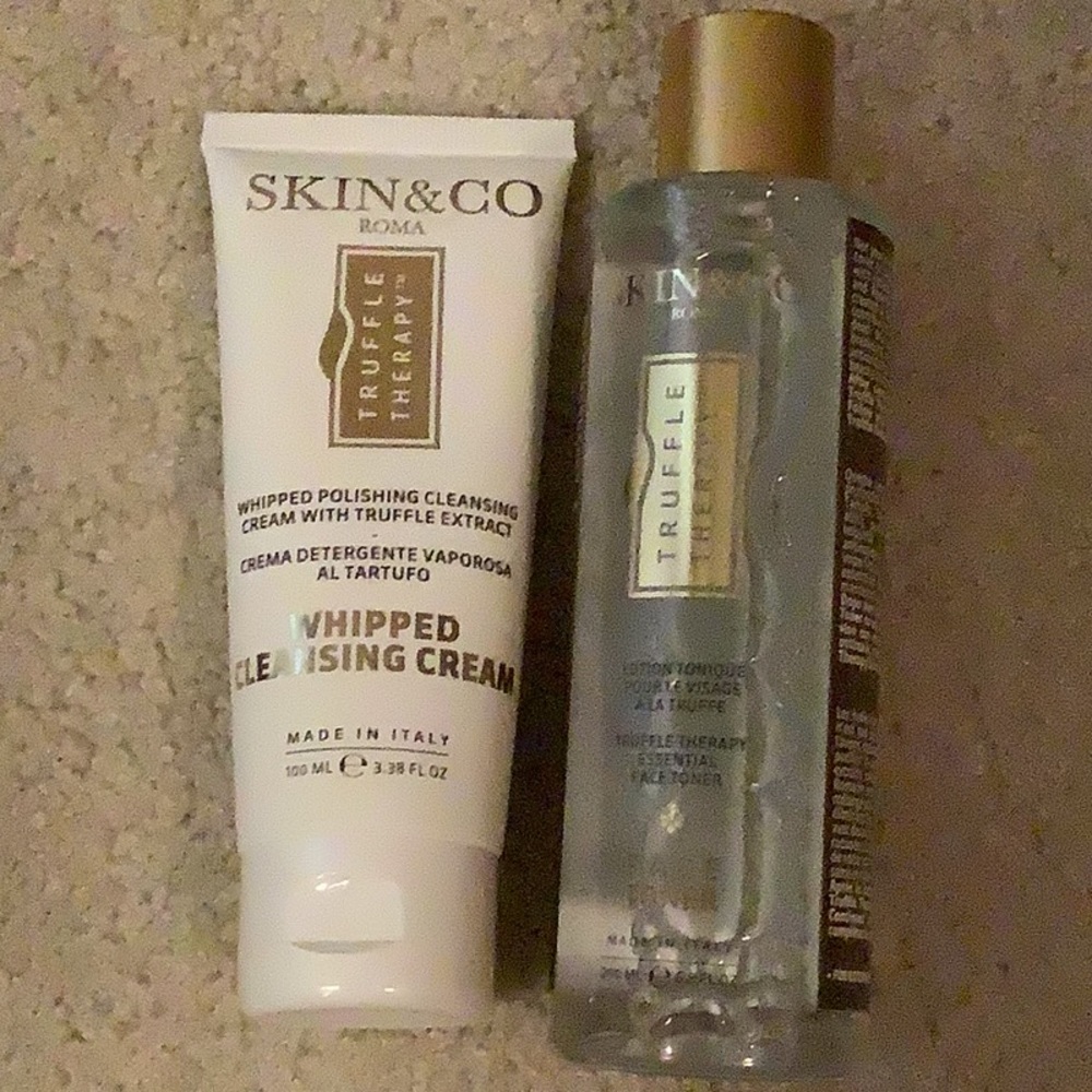 Skin& Co whipped polishing cleansing cream and face toner duo